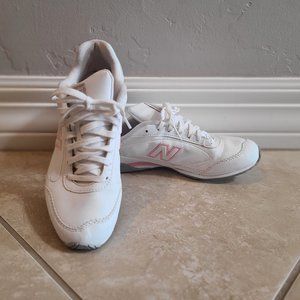 New Balance Women's 450 Sneakers in White and Pink